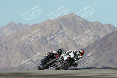 media/Dec-01-2025-Moto Forza (Mon) [[2daa91e15f]]/1-Advanced Group/Session 4 Turn 9/